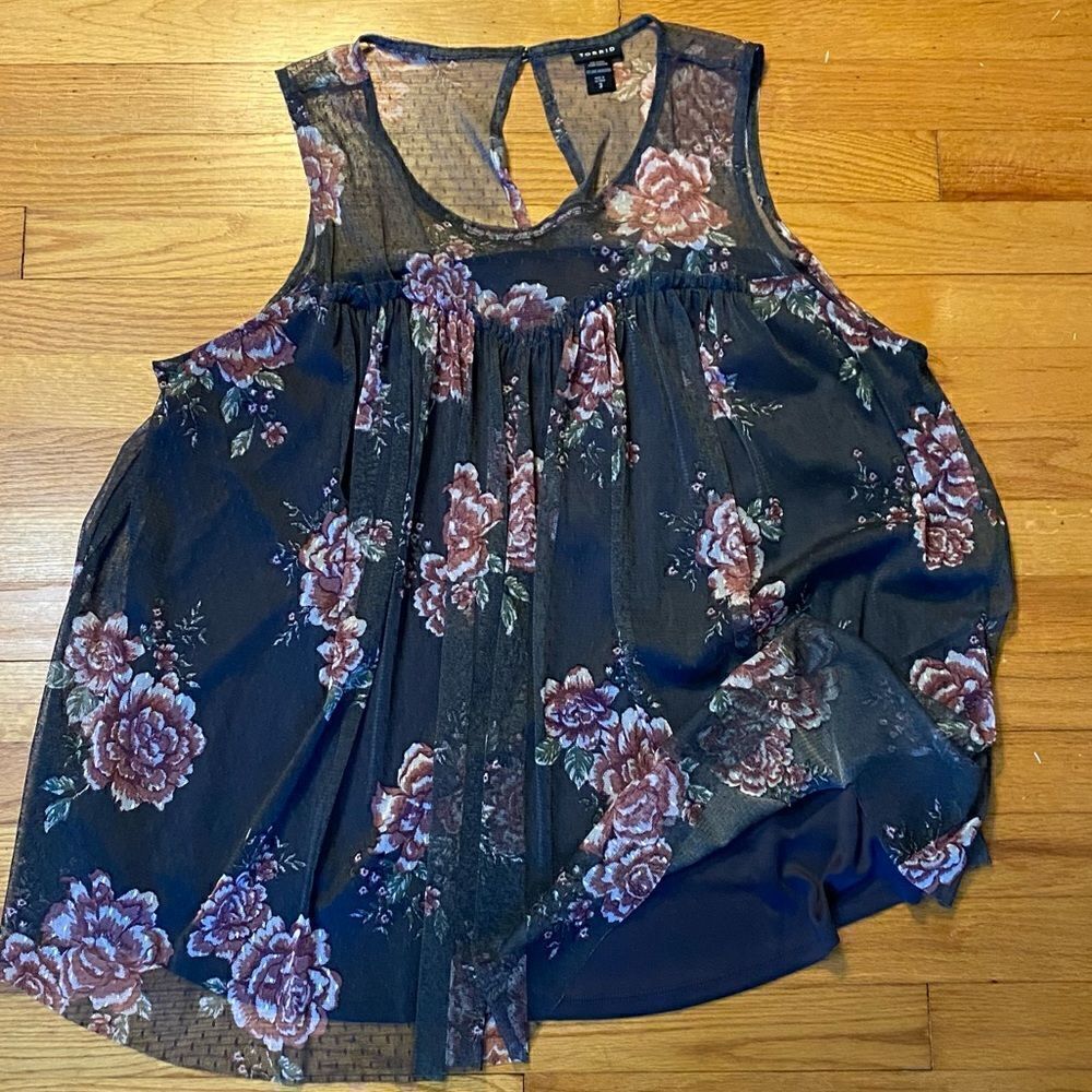 TORRID Sz 3 FLORAL swing tank top in lightweight poly blend - Picture 4 of 9